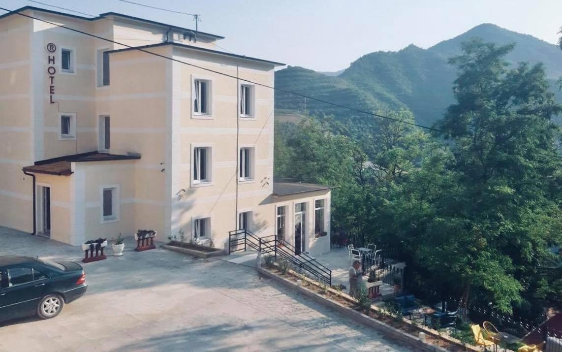 R Hotel Corovode Exterior photo
