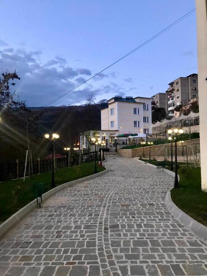 R Hotel Corovode Exterior photo