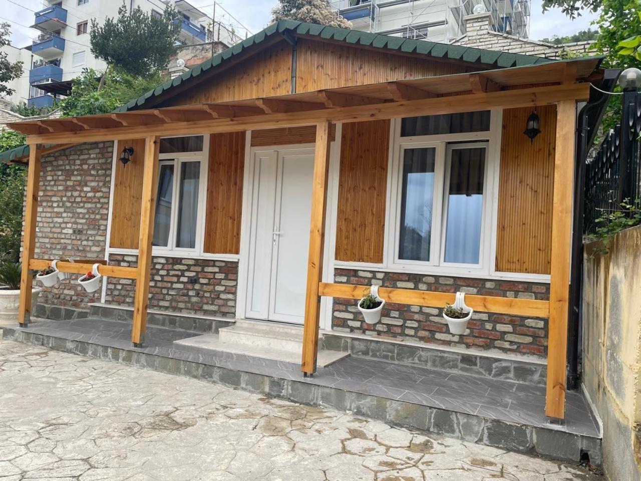 R Hotel Corovode Exterior photo